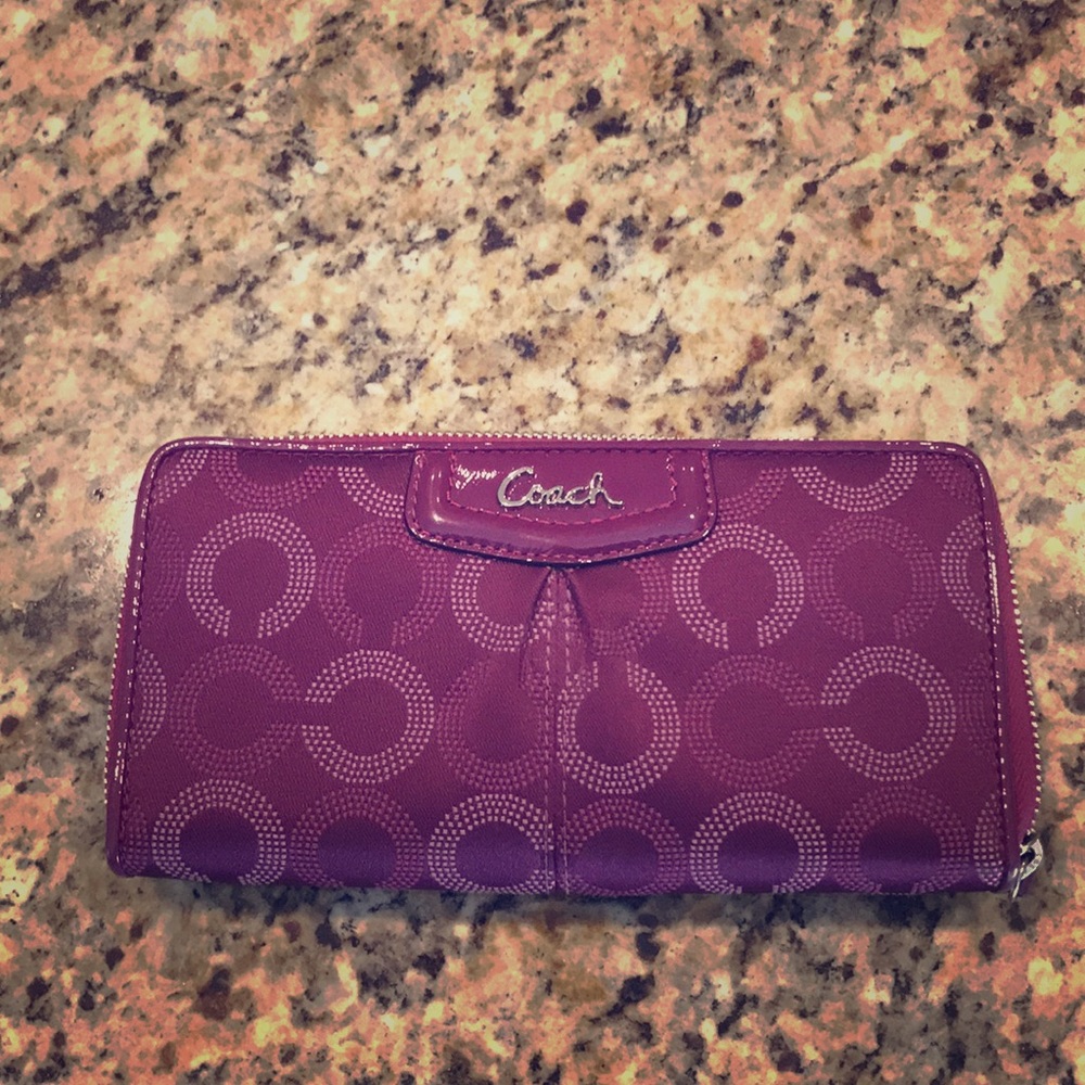 Brand New 100% Authentic Coach Wallet